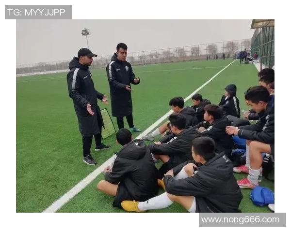 足球明星如何通过刻苦训练逆袭人生成就辉煌职业生涯的真实案例分享 足球明星如何通过刻苦训练逆袭人生成就辉煌职业生涯的真实案例分享